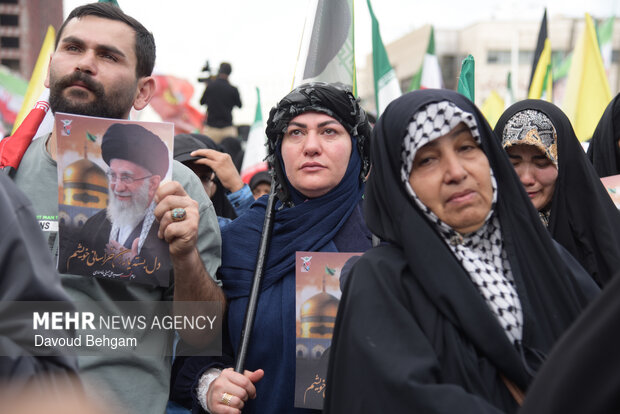 تشییع پیکرهای دو شهید اقتدار در مشهد