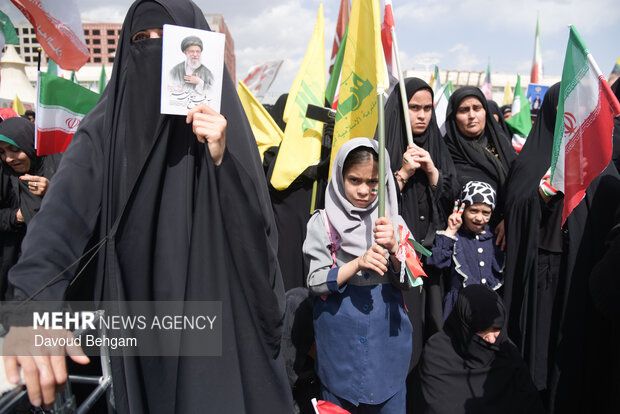 تشییع پیکرهای دو شهید اقتدار در مشهد