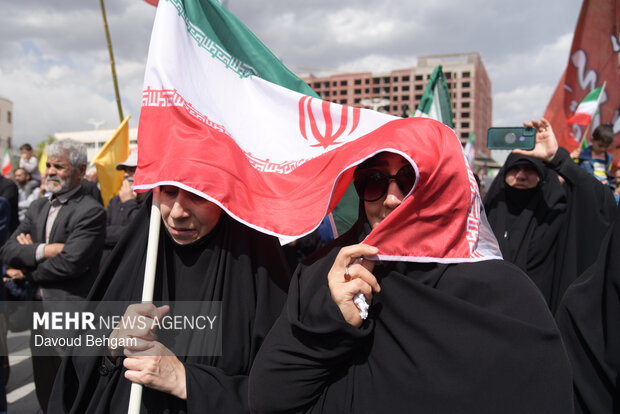 تشییع پیکرهای دو شهید اقتدار در مشهد