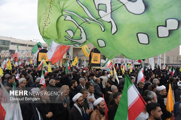 تشییع پیکرهای دو شهید اقتدار در مشهد