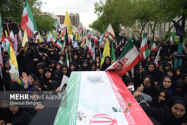 تشییع پیکرهای دو شهید اقتدار در مشهد