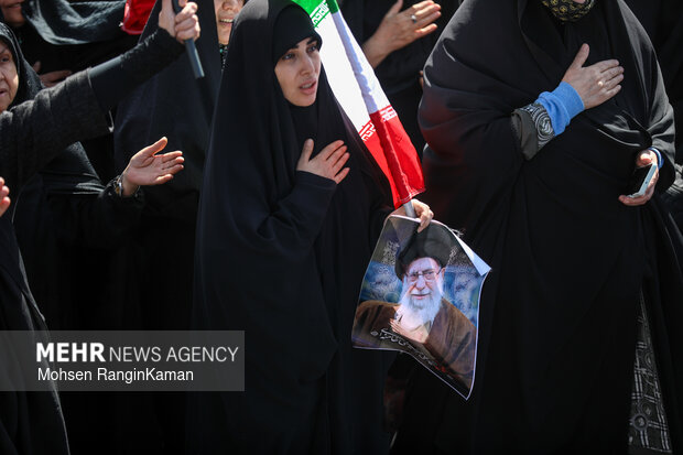 عزاداری شهادت امام جعفرصادق (ع) در میدان جمهوری اسلامی