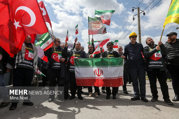 زنجیره انسانی فعالان رسانه ای اجتماعی ترکیه