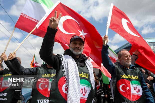 زنجیره انسانی فعالان رسانه ای اجتماعی ترکیه