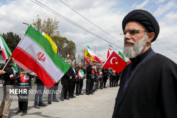 زنجیره انسانی فعالان رسانه ای اجتماعی ترکیه