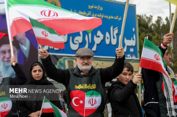 زنجیره انسانی فعالان رسانه ای اجتماعی ترکیه