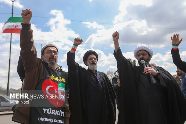 زنجیره انسانی فعالان رسانه ای اجتماعی ترکیه