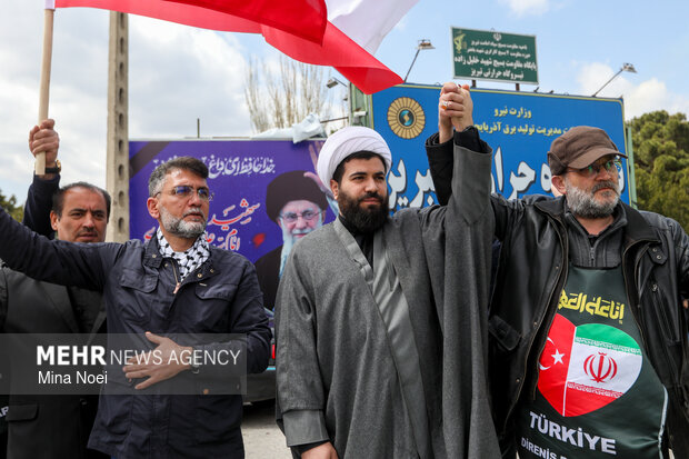 زنجیره انسانی فعالان رسانه ای اجتماعی ترکیه