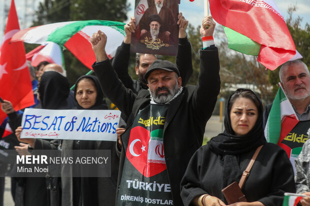 زنجیره انسانی فعالان رسانه ای اجتماعی ترکیه