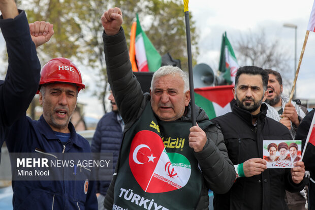 زنجیره انسانی فعالان رسانه ای اجتماعی ترکیه