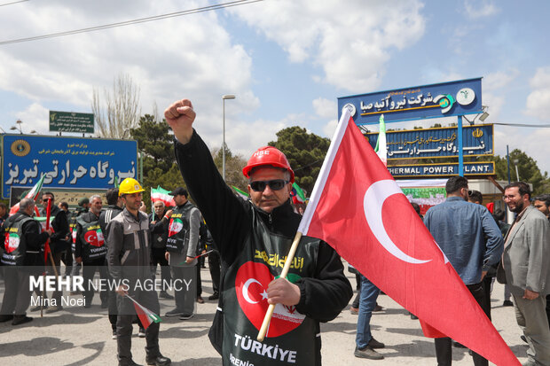 زنجیره انسانی فعالان رسانه ای اجتماعی ترکیه