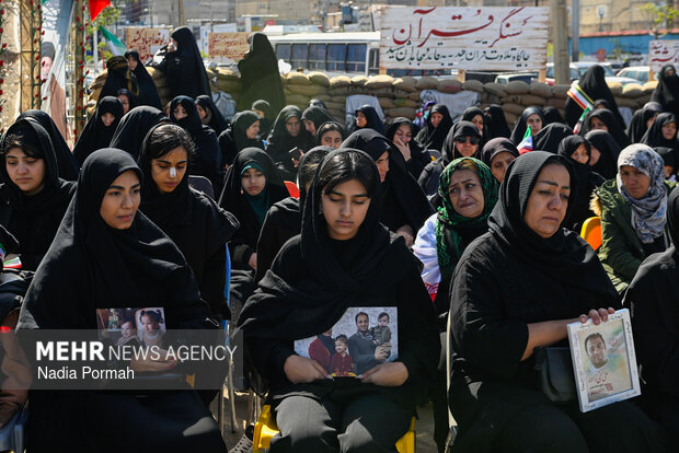 وداع و تشییع ۱۵ شهید از یک خانواده در کرج