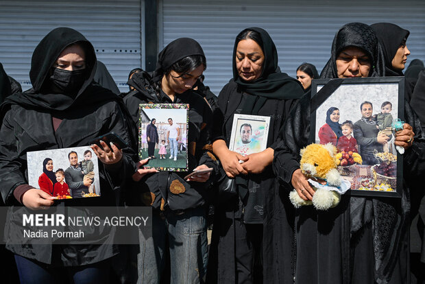 وداع و تشییع ۱۵ شهید از یک خانواده در کرج