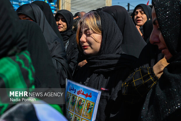 وداع و تشییع ۱۵ شهید از یک خانواده در کرج