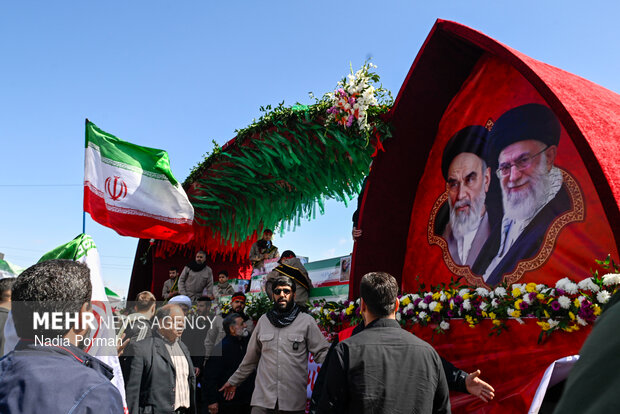 وداع و تشییع ۱۵ شهید از یک خانواده در کرج