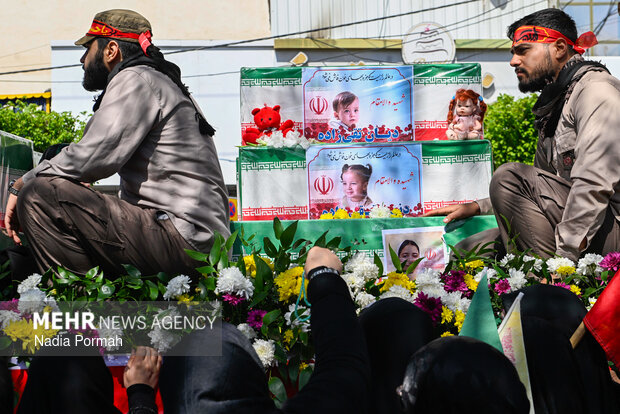 وداع و تشییع ۱۵ شهید از یک خانواده در کرج