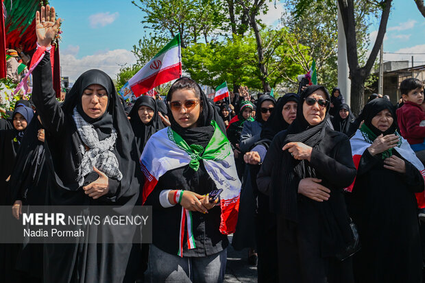 وداع و تشییع ۱۵ شهید از یک خانواده در کرج