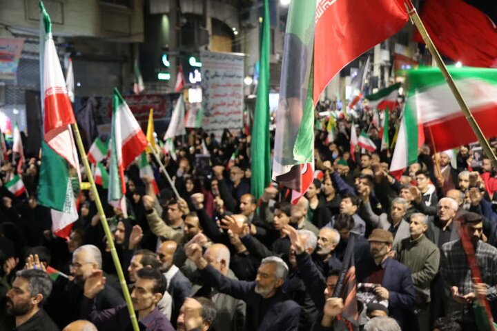 نقش تبیین در تحولات جهانی؛ حضور مردم نشانه پایبندی به ارزش‌ها است