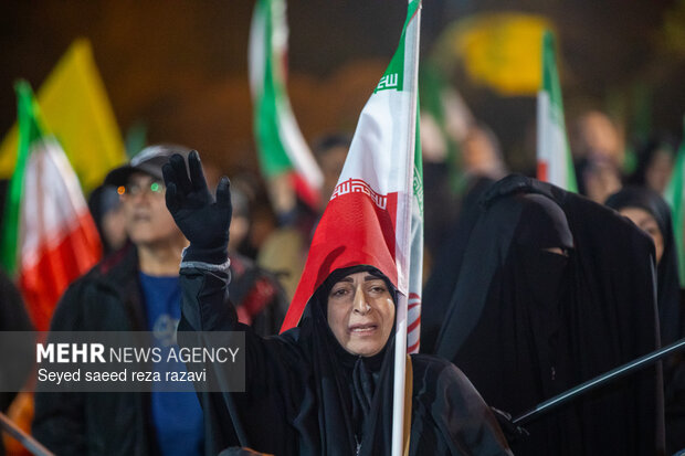 اجتماع حمایت از رزمندگان در مقابله با دشمن آمریکایی - صهیونی