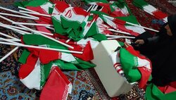 «کارگاه خیاطی» سنگر همدلی؛ دخترانی که با دوخت پرچم پشتوانه خیابان شدند