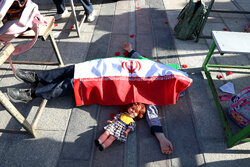 نمایش خیابانی «زنگ بهشت» در همدان