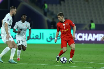 بازیکنان تراکتور مردانه برای وطن جنگیدند/ داور ناجوانمردانه تصمیم گرفت