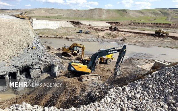 ترمیم  پل محور میانه - تبریز بعد از حمله هوایی دشمن