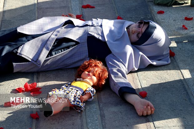 نمایش خیابانی «زنگ بهشت» در همدان