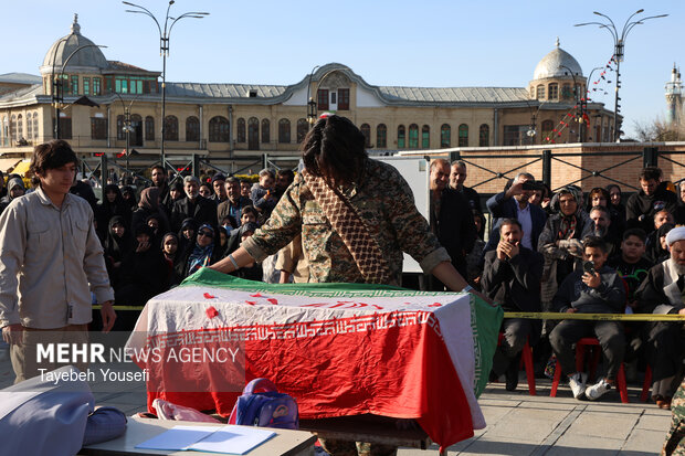 نمایش خیابانی «زنگ بهشت» در همدان