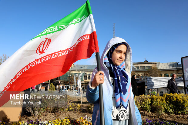 نمایش خیابانی «زنگ بهشت» در همدان