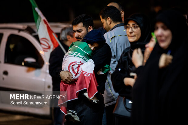 اجتماع حمایت از رزمندگان در مقابله با دشمن آمریکایی - صهیونی