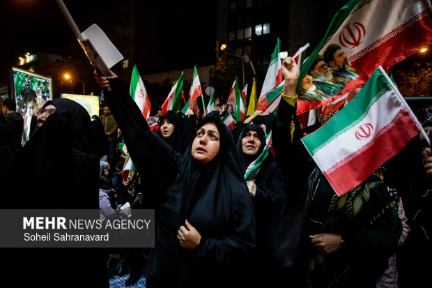 اجتماع حمایت از رزمندگان در مقابله با دشمن آمریکایی - صهیونی