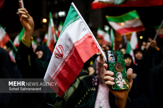 اجتماع حمایت از رزمندگان در مقابله با دشمن آمریکایی - صهیونی