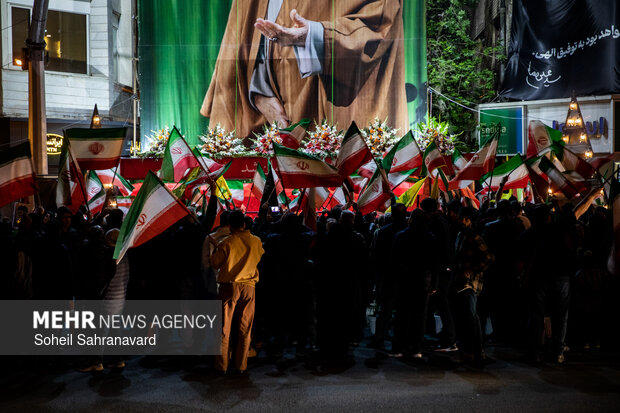 اجتماع حمایت از رزمندگان در مقابله با دشمن آمریکایی - صهیونی