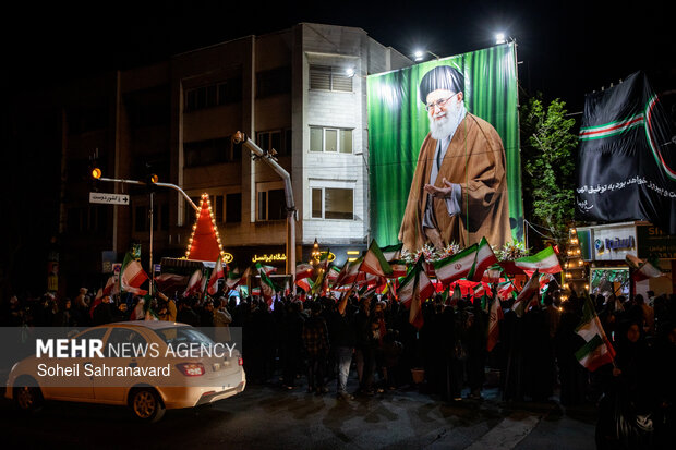 اجتماع حمایت از رزمندگان در مقابله با دشمن آمریکایی - صهیونی