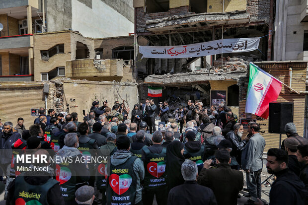 بازدید فعالین رسانه‌ای ترکیه از آثار تجاوزات آمریکایی- صهیونی در تبریز