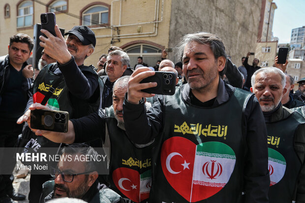 بازدید فعالین رسانه‌ای ترکیه از آثار تجاوزات آمریکایی- صهیونی در تبریز