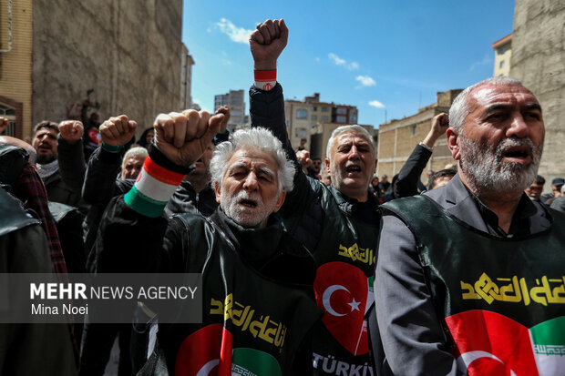 بازدید فعالین رسانه‌ای ترکیه از آثار تجاوزات آمریکایی- صهیونی در تبریز