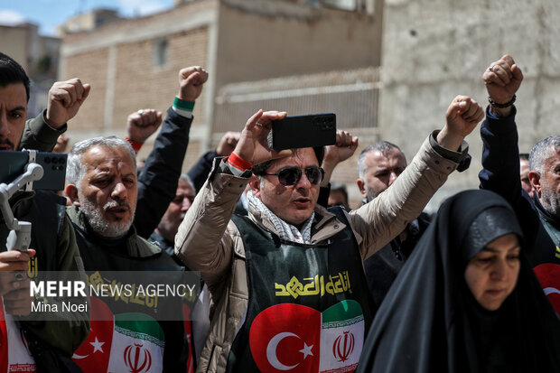 بازدید فعالین رسانه‌ای ترکیه از آثار تجاوزات آمریکایی- صهیونی در تبریز