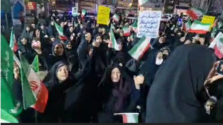 مردم گلوگاه در میدان
