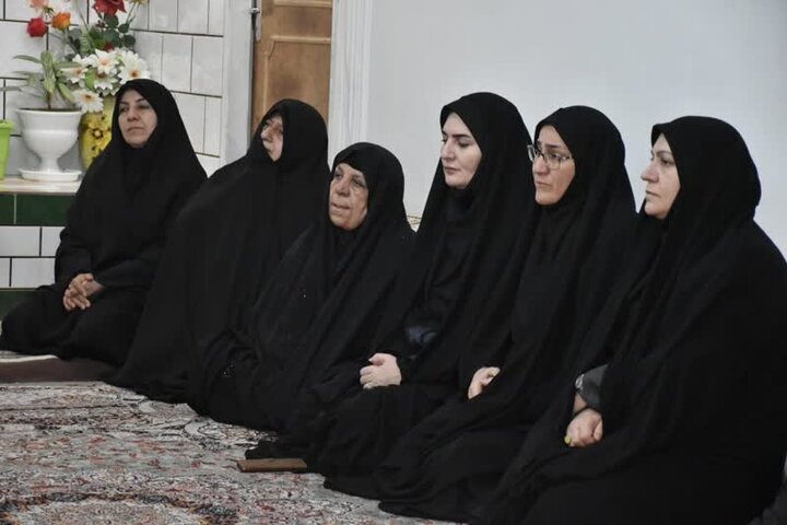 مشاور رئیس‌جمهور در امور ایثارگران با خانواده شهید «حسنوند» دیدار کرد