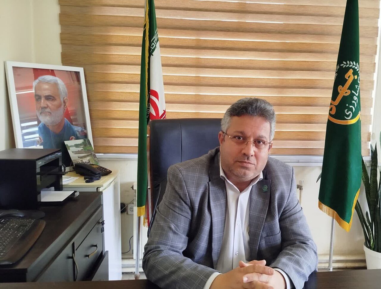 امیرنژاد: بیش از ۳۰۰۰ تُن کود بین کشاورزان در آستانهاشرفیه توزیع شد امیرنژاد: بیش از ۳۰۰۰ تُن کود بین کشاورزان در آستانهاشرفیه توزیع شد
