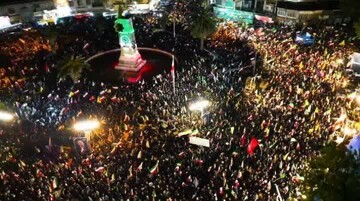 مردم با حضوری گسترده در تجمعات شبانه بر آرمان‌های انقلاب تأکید کردند