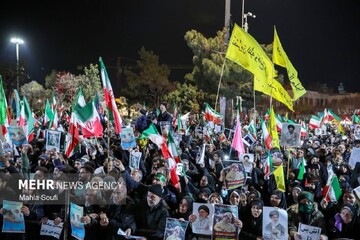 قرار اقتدار شبانه مردم زرقان در دفاع از خاک وطن