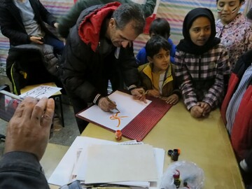 اجرای خوشنویسی به مناسبت اربعین شهدای «جنگ رمضان» در کامیاران