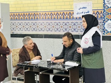 خدمات رایگان درمانی به ۴۰۰ نفر در محله چغاگلان کرمانشاه