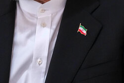 قاڵیباف: لە ژێر هەڕەشەدا دانوستان ناکەین