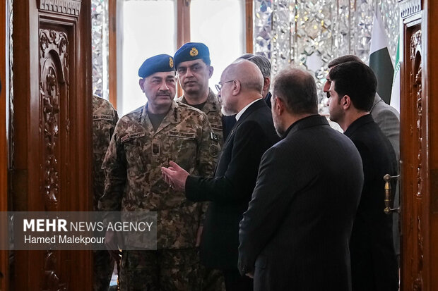 دیدار فرمانده ارتش پاکستان با محمدباقر قالیباف