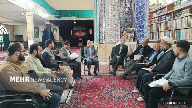 فرماندار بهارستان خواستار تسریع در بازسازی خانه‌های آسیب‌دیده شد