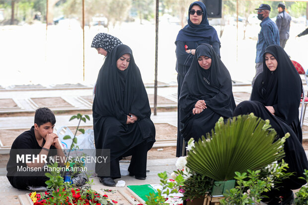 مراسم چهلمین روز شهادت شهدای جنگ رمضان 9